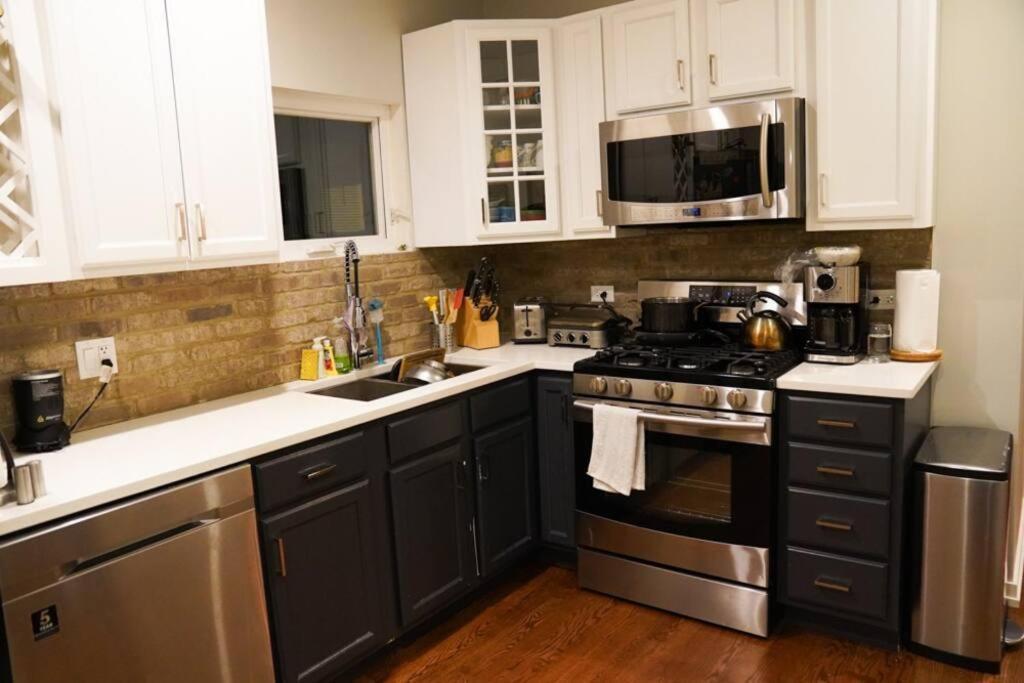 Nice And Cozy. Sleeps 5. Apartment Chicago Exterior photo